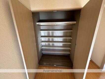 パークフロント西新宿[1R/34.54m2]の収納