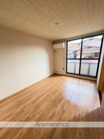 フィアヤーレスツァイテンIIの内装写真