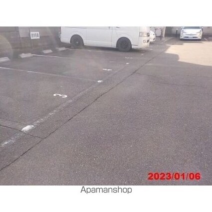 レオパレスシーマンニア[1K/22.35m2]の駐車場1