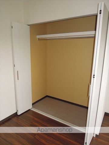 共立マンション小松里の内装写真