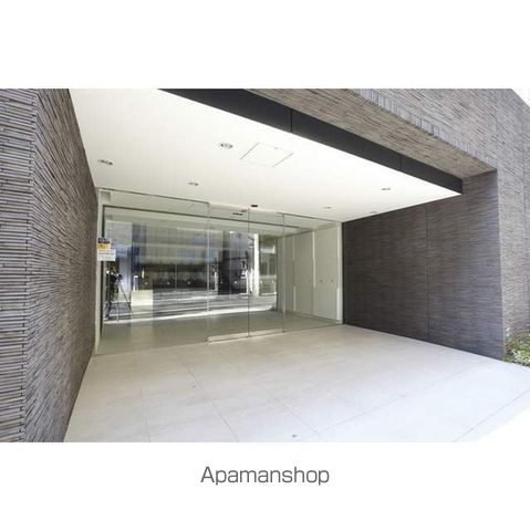 コンフォリア東池袋WESTの玄関写真