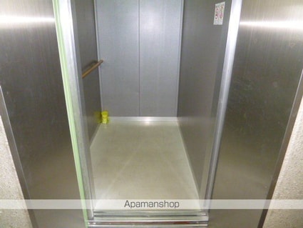 コーポ・ロイヤル[2LDK/60.72m2]の共用部2