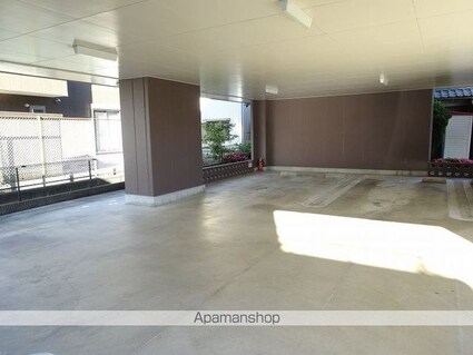 ファイン・リヴィエール[2DK/46.97m2]の駐車場