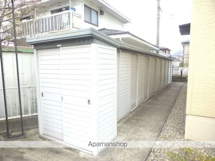 長野県長野市吉田５丁目[3DK/56m2]のエントランス