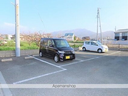 レオパレスミューセントＭＡＹＵ[1K/23.27m2]の駐車場1