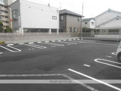 ラウレア[1R/30.25m2]の駐車場1