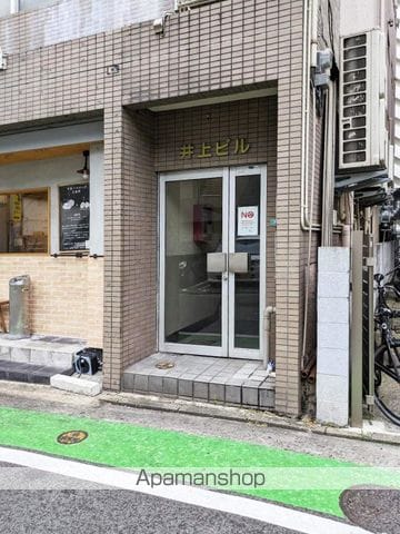 井上ビルの玄関写真