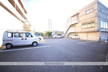 ニューハイム井上[1K/19.5m2]の駐車場