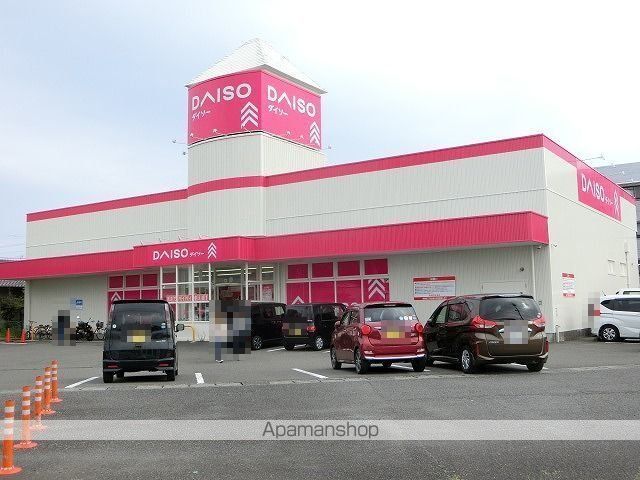 ファミーユIの周辺写真