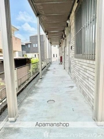 ロイヤルバンクI・II・IIIの玄関写真