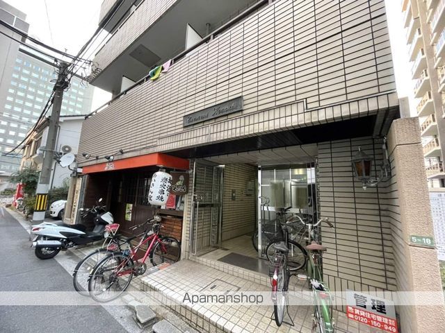 クレセント小町の玄関写真
