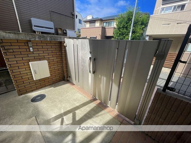 レオパレス悠和の玄関写真
