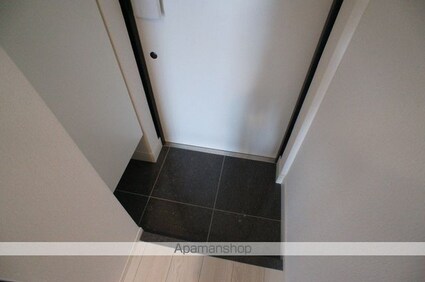 カーサスプレンディッド新宿御苑[1K/25.42m2]の玄関