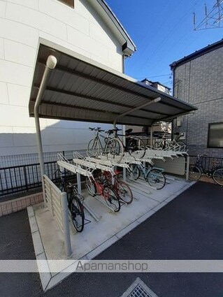 フォーリア[1LDK/42.59m2]の駐車場