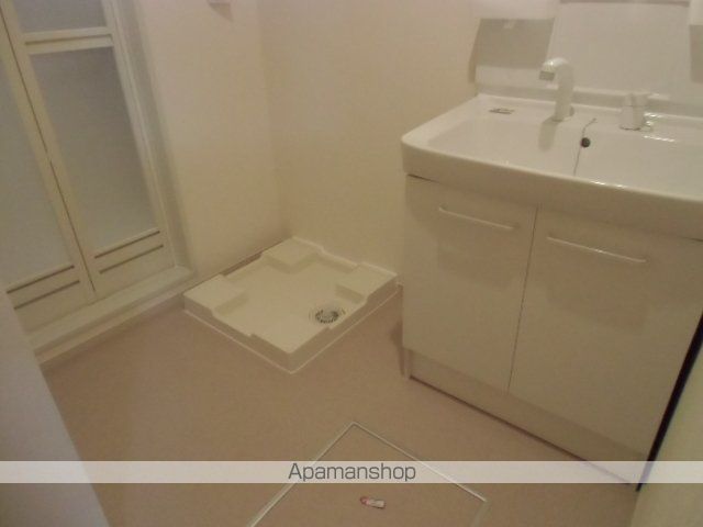 コッティ クワハラIの内装写真