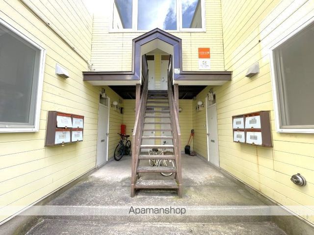 ハイブローム八幡の玄関写真