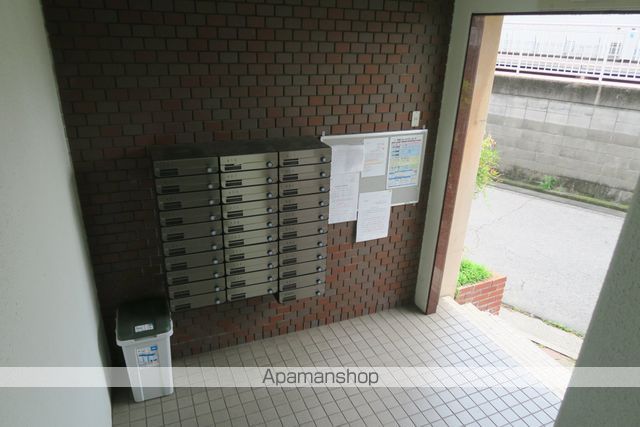 ロイヤルコーポ忠岡の玄関写真