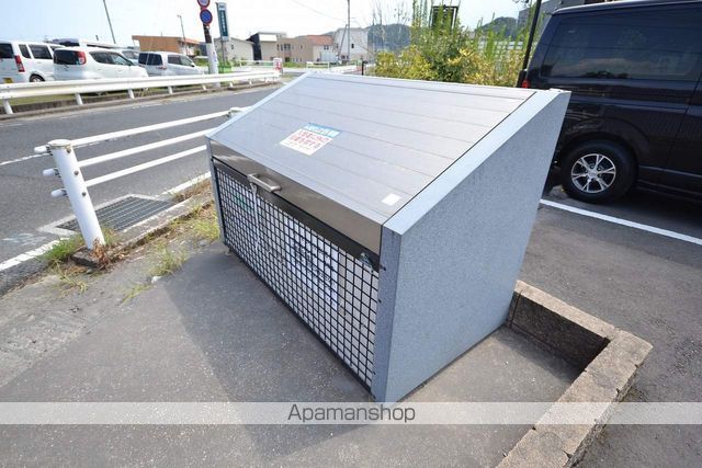 レオパレスピースフルの玄関写真