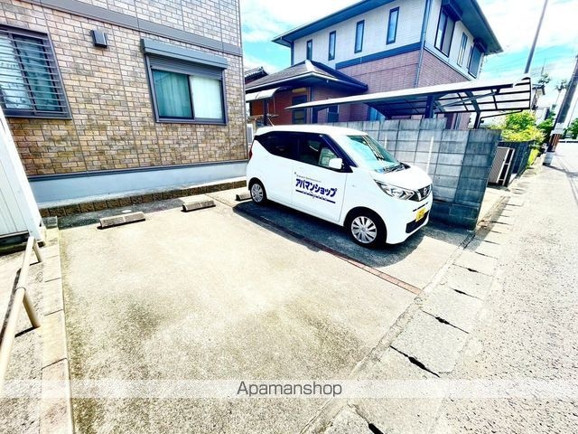 ララコート紀三井寺[1LDK/36.29m2]の駐車場