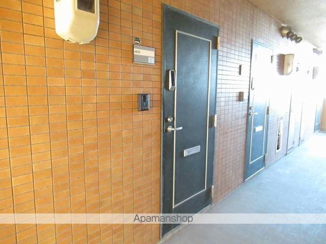 舘坂マンションの玄関写真