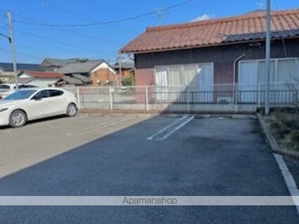 アーラ・ピッコロ[1K/30.46m2]の駐車場2