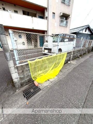 仁田脇マンションの外観写真