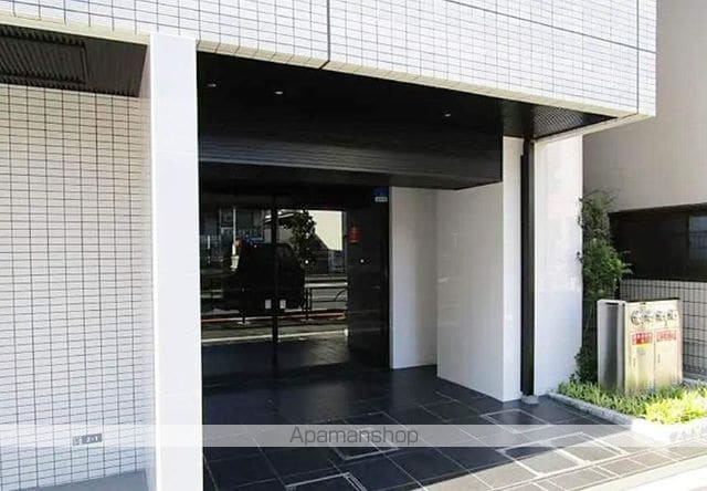 メインステージ三ノ輪EASTの玄関写真