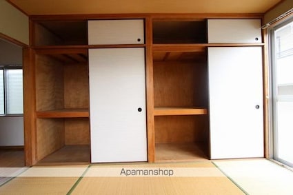 ブリッサ花ノ宮[3LDK/69.94m2]の収納