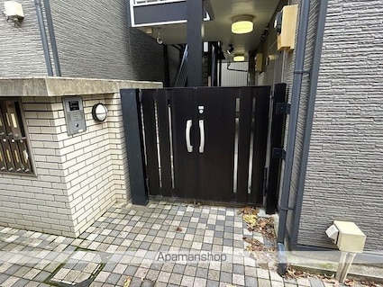 レオパレスルミエール　駒場東大[1K/20.28m2]のエントランス1