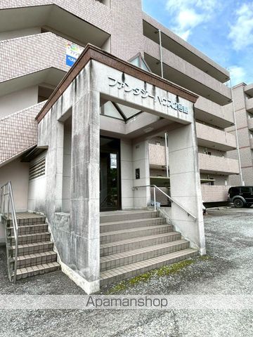 ファンタジーハウス2号館の玄関写真