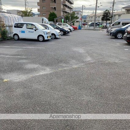 滋賀県甲賀市水口町東名坂[1K/18.48m2]の駐車場3