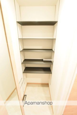 CARRERA行啓通の内装写真