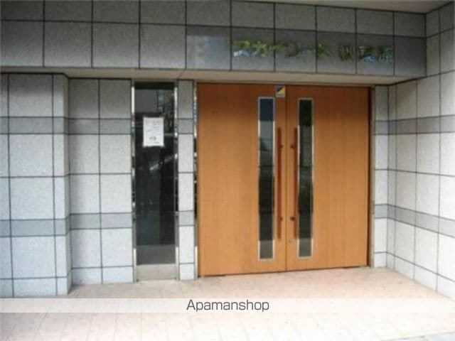 スカイコート秋葉原の玄関写真