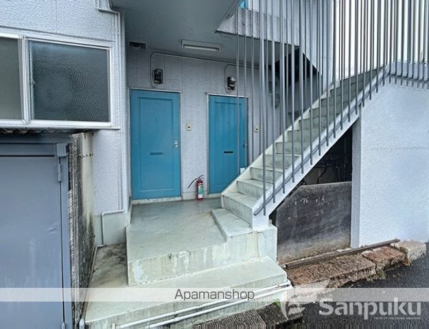 ホワイトマンションの玄関写真