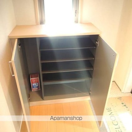 イーストコート[1K/30m2]の玄関