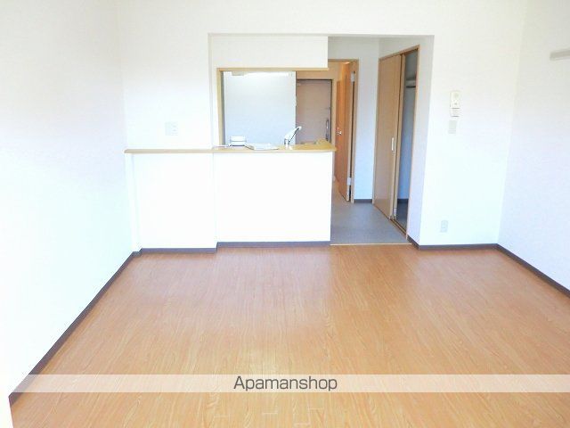 アラモードIIの内装写真