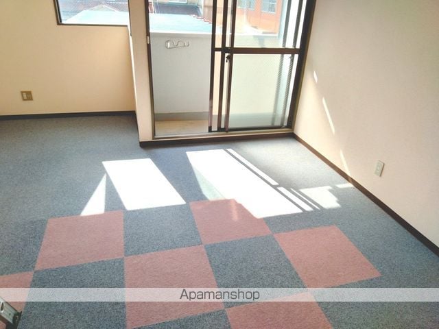 ラ・メゾン中小阪の内装写真