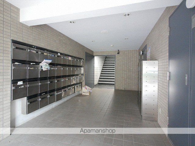 グランイースト北17条の玄関写真