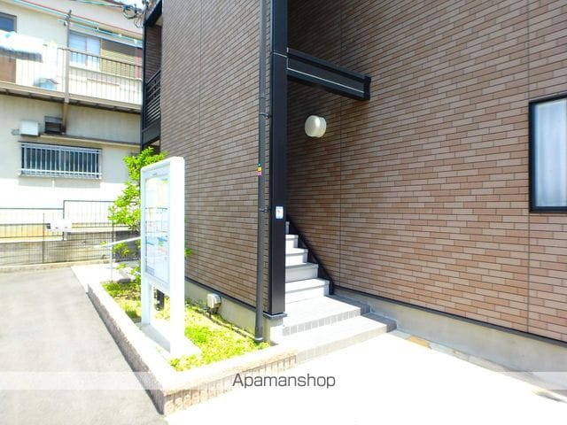 レオネクスト長尾台の玄関写真