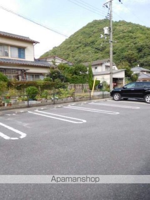 オリーブ[2LDK/54.85m2]の駐車場
