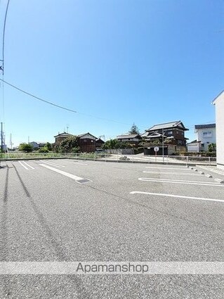 ユーストマ尾山Ⅰ[2LDK/57.25m2]の駐車場