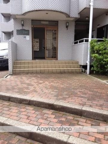 アーデル天神尾の玄関写真