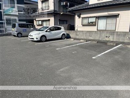 レオネクスト松山インターⅢ[1K/26.08m2]の駐車場1