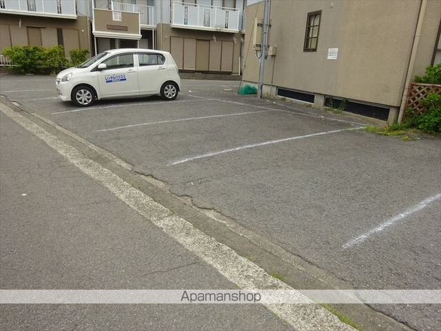 ヴィラたかつみ[3K/50m2]の駐車場