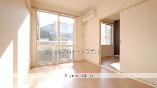 モアグリーン旭町の内装写真