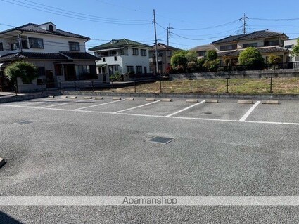 レオネクストフラワー[1K/23.61m2]の駐車場