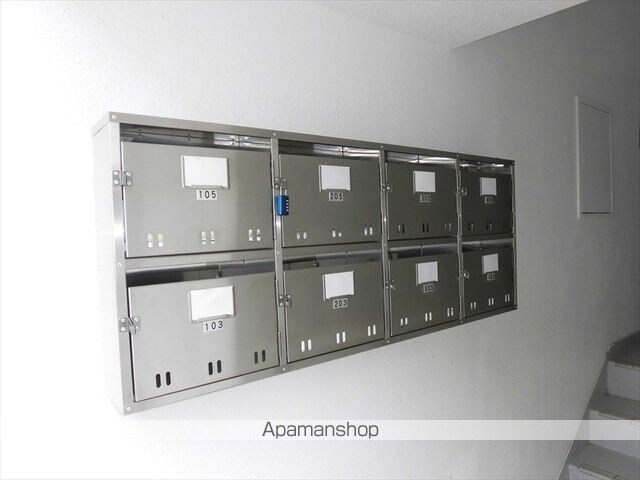 和歌山県和歌山市六十谷[1R/47.06m2]の共用部1