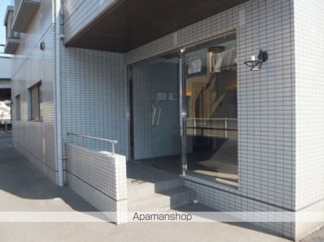 グランドハイム森松の玄関写真