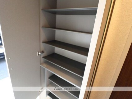 スカイブルー　Ｈ[1LDK/54.95m2]の玄関