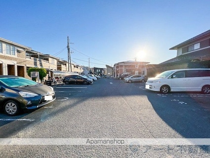 ピアチェーレⅡ[1LDK/46.49m2]の駐車場2